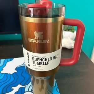 Stanley x Lainey Wilson Country Gold 40oz Quencher H2O FlowState Tumbler NWT NIB